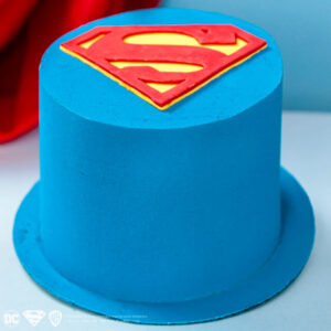 superman-logo-custom-cake